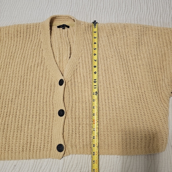 Oversized short button up Cardigan - Picture 7 of 9